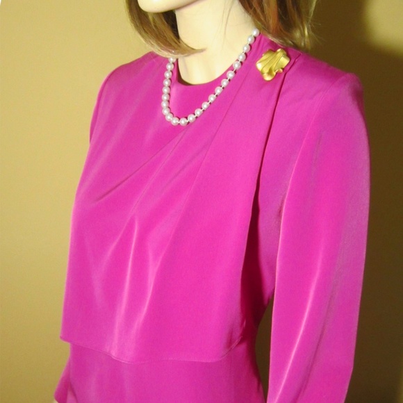 Henry Lee Dresses & Skirts - New SILKY Exec Dress w Gold Brooch by Henry Lee